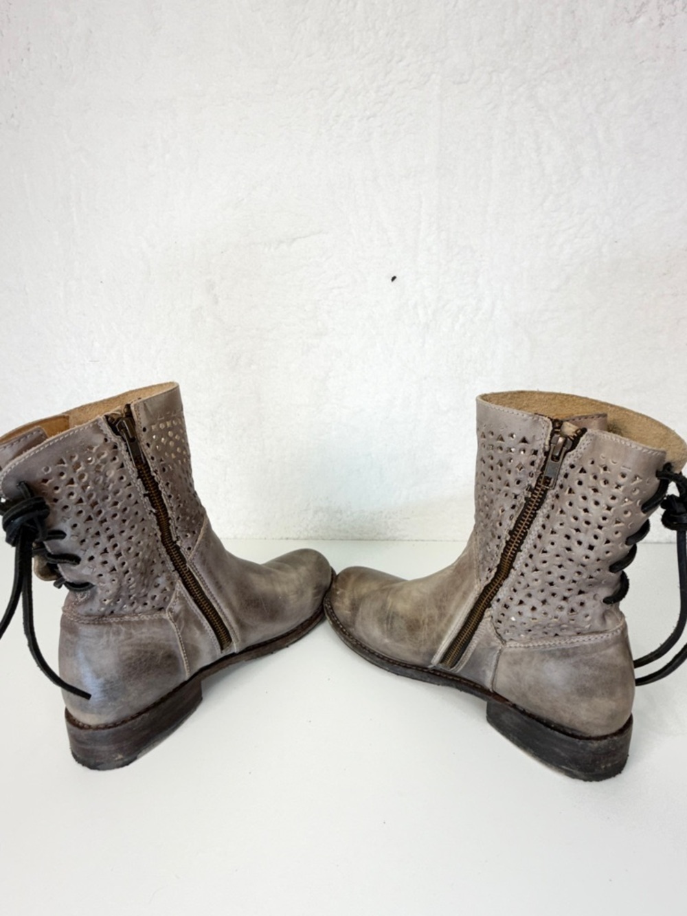 Bed Stu Leather Ankle Boots Size 7 Gray Distressed Perforated Lace up in back - Picture 14 of 15